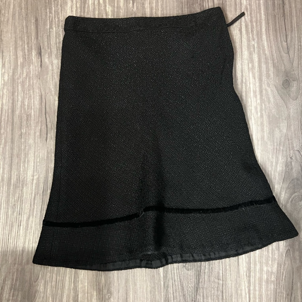 ‼️6/$12‼️ women’s Gap wool pencil skirt (see photo of small snag)